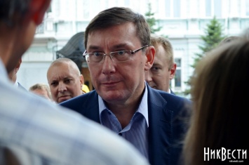 Луценко поручил николаевским прокурорам помогать Корнацкому убирать урожай на чужих полях