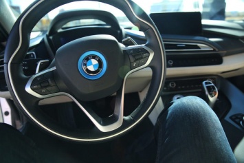 BMW и Intel будут совместно разрабатывать самоуправляемые автомобили