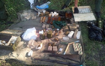 Правоохранители обнаружили оружейный арсенал в Харьковской области
