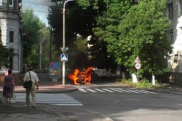 В центре Днепра сгорел «Мерседес»