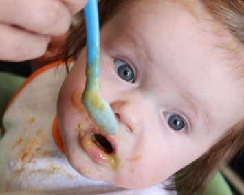 Ученые пересмотрели рекомендации по кормлению младенцев