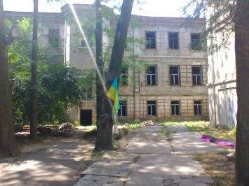 Переселенцы с Донбасса «отжали» здание у облсовета