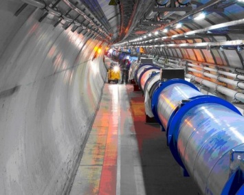 В Швейцарии Большой адронный коллайдер открыл портал в другой мир
