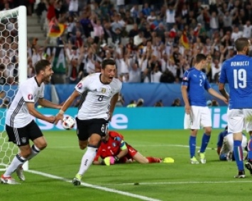 Германия побеждает Италию в драматической серии пенальти