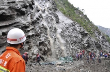 Двенадцать рабочих оказались в затопленной шахте на севере Китая