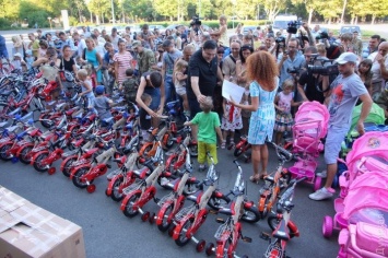 Первая сотня контрабандных велосипедов в Одессе уже передана детям
