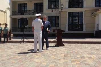 Порошенко передает ВМС два современных украинских катера