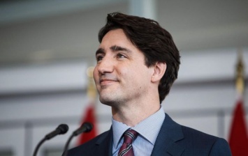 Канадский премьер-министр впервые принял участие в гей-параде