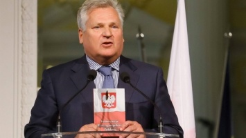 Экс-президент Польши призвал Украину забыть о членстве в НАТО
