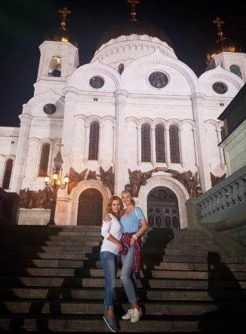 Ольга Орлова вместе с Валерией решили прогуляться по ночной Москве