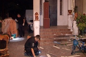 В Бортничах неизвестные закидали дом гранатами (ФОТО)