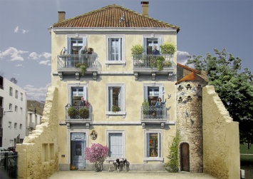 Французский художник преобразовывает безликие фасады в красивейшие стены, полные жизни