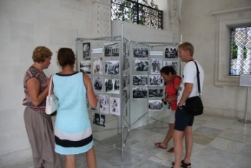 В Ливадийском дворце открылась выставка «Итальянский дворик. Страницы истории» (ФОТО)