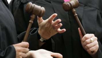 Парубий обещает на неделе закрыть «все долги» в отношении судей