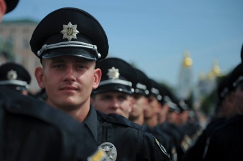Аваков поздравил патрульных с первой годовщиной работы: правоохранителям доверяют 48,5% граждан