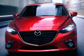 В сети опубликованы первые «живые» фотографии нового хэтчбека Mazda3