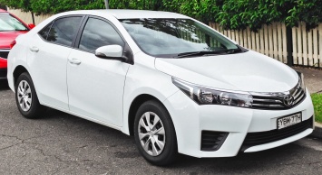 Названа стоимость нового седана Toyota Corolla