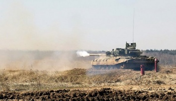 Боевики пригнали танки под Веселую Гору и Саханку