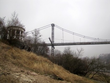 Мужчина прыгнул с моста в Житомире