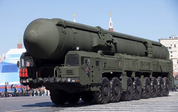 Если ядерное оружие будет размещено в Крыму, это станет угрозой для всего мира, заявил Полторак