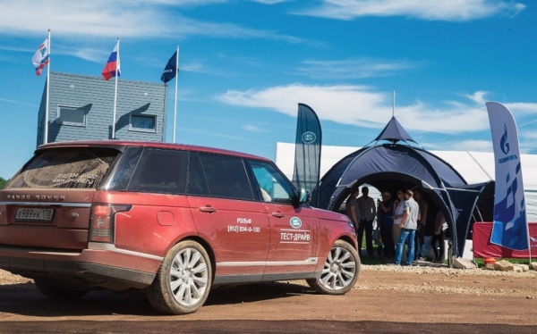 В Ленинградской области состоялось роуд-шоу Jaguar Land Rover