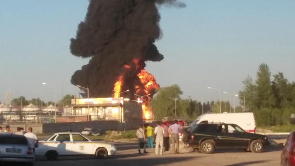 Масштабный пожар на нефтебазе под Киевом: обновленная информация +ВИДЕО