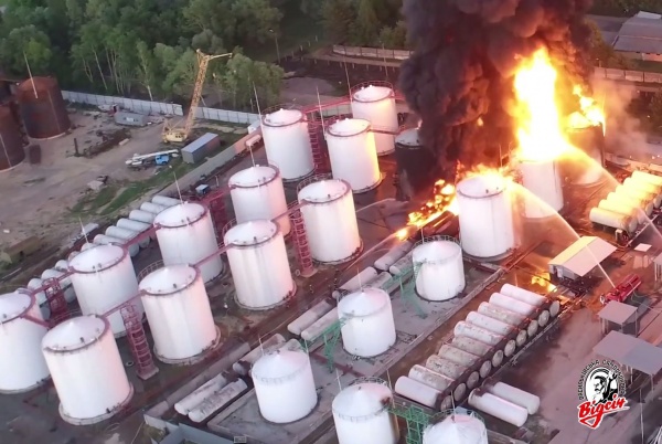 Пожар под Киевом: Экологи предупреждают об опасности отравления воздуха формальдегидами