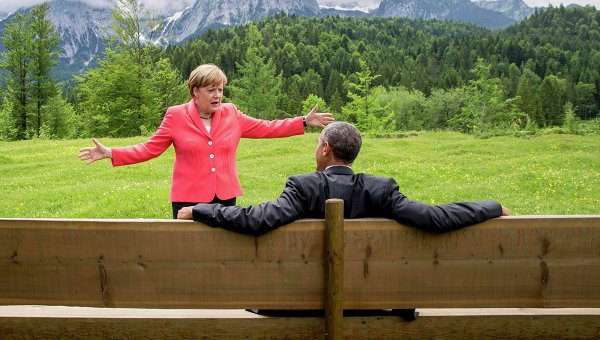 Фото Меркель, "танцующей" для Обамы, всколыхнуло Интернет