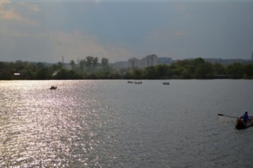 В Харькове СЭС разрешила купаться только в двух водоемах города