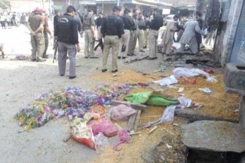 В результате взрыва в Пакистане ранены минимум 11 человек, включая двоих полицейских