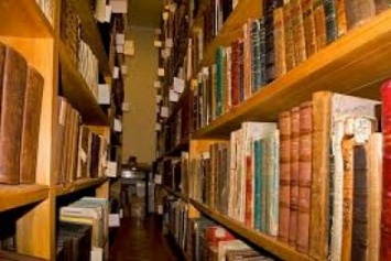 Мариупольские библиотеки могут быть "декоммунизированы"