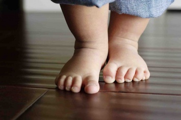 Изучение шагового рефлекса младенцев поможет в излечении больных ДЦП