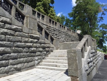 В Киеве открыли восстановленную лестницу, ведущую к музею истории Украины