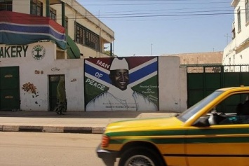 В Гамбии 27 чиновников лишились постов из-за подозрения в приобретении служебных машин