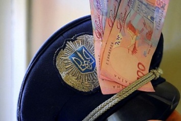 В Полтаве сотрудника полиции задержали при получении взятки