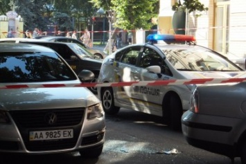 В Кировограде автомобиль пытаясь уйти от погони сбил двух патрульных полицейских. ФОТО+ВИДЕО