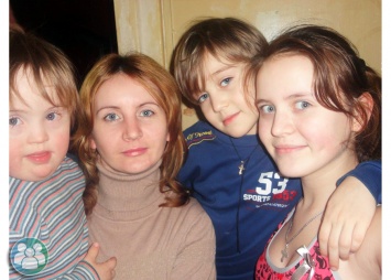 Матери-одиночке из Луганской области необходима помощь