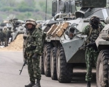 Командиры боевиков стягивают в Донецк армию и технику