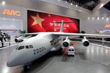 Китайские ВВС вооружились тяжелым самолетом-транспортником Y-20