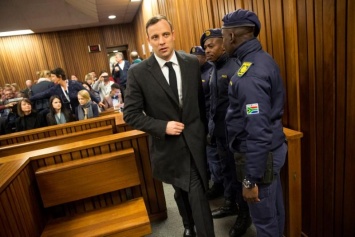 Паралимпиец из ЮАР Писториус приговорен к шести годам тюрьмы за убийство своей подруги