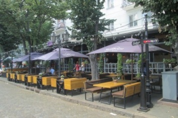 Владельцы ресторанов в центре Одессы заскучали по туристам (ФОТО)