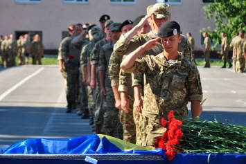 В Николаеве попрощались с 23-летним военным, который погиб под Мариуполем