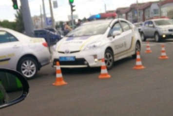 На Салтовке служебный автомобиль "копов" попал в ДТП (ФОТО)