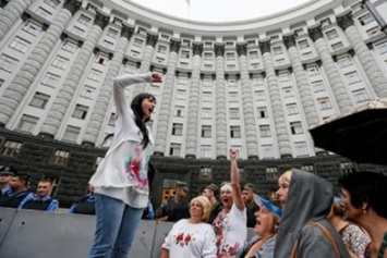Участники акции протеста перекрыли центр Киева и потребовали европейских зарплат