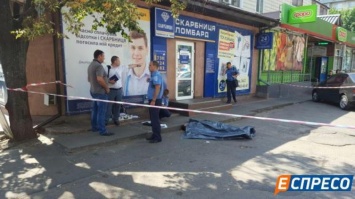 В центре Киева зарезали мужчину (фото)