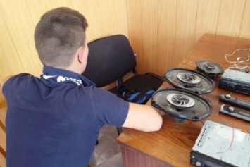 В Крыму полицейские словили подростков, которые ночью воровали мопеды и аккумуляторы из автомобилей (ФОТО, ВИДЕО)