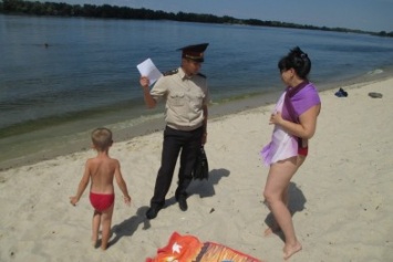 Кременчугские спасатели вышли на городские пляжи, чтобы остановить череду несчастных случаев (ФОТО)