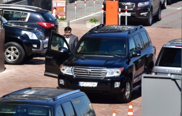 У Саакашвили похитили бронированный Land Cruiser - СМИ