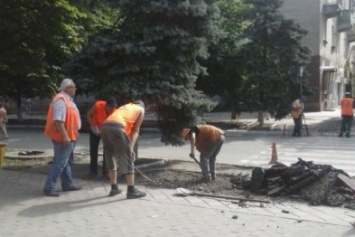 В Покровске (Красноармейске) готовятся к укладке нового тротуарного покрытия