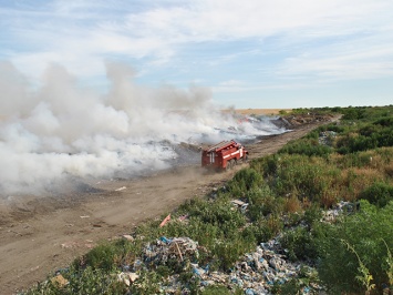 В Николаевской обл. произошел пожар на полигоне твердых отходов
